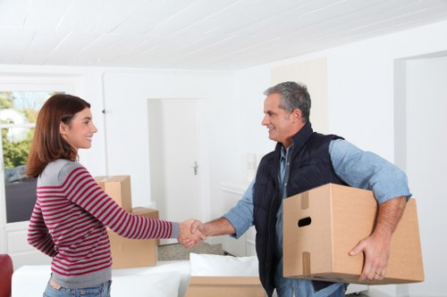 Local moving van service for Stockwell flats and apartments