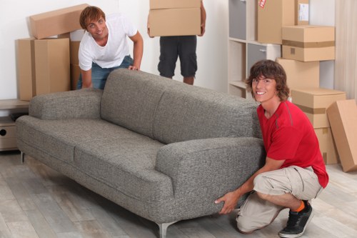Packing and loading support for home moves in Stockwell